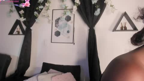 Snapshot of kentha_mitchellss chatting on 04-23-26, 10:36 KENTHA online show from 04-23-26, 10:36