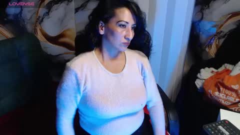 Snapshot of kenyaa_a24 chatting on 03-05-25, 12:27 kenyaa a24 online show from 03-05-25, 12:27