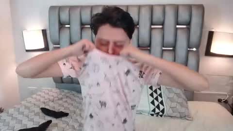 Snapshot of kevin_charless chatting on 03-15-26, 11:27 Kevin online show from 03-15-26, 11:27