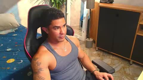 Keywill online show from 07-18-26, 01:54