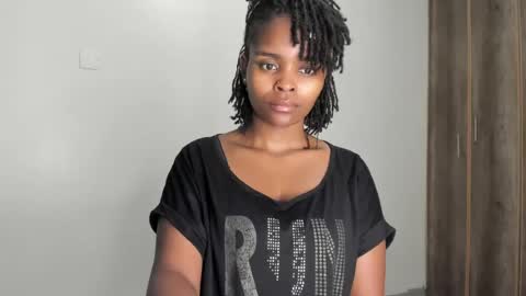 Keyara online show from 06-14-26, 07:27