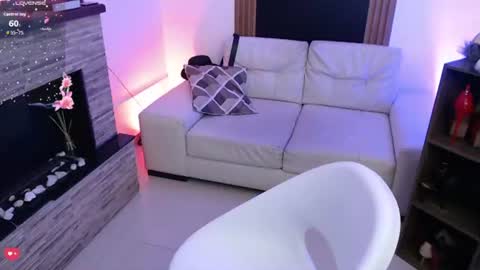 Snapshot of keylathomson chatting on 06-17-26, 10:28 Keyla online show from 06-17-26, 10:28