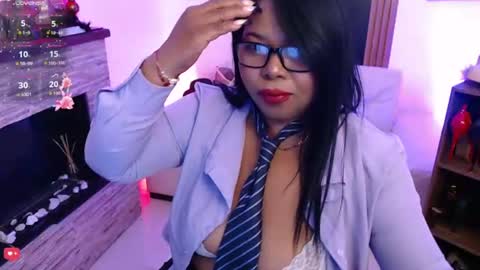 Snapshot of keylathomson chatting on 06-20-26, 10:29 Keyla online show from 06-20-26, 10:29