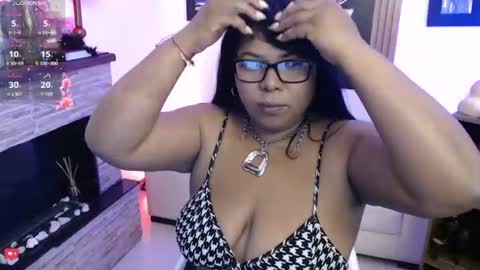 Snapshot of keylathomson chatting on 06-24-26, 10:36 Keyla online show from 06-24-26, 10:36