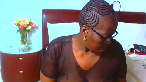 keysenbarxx19 online show from 03-25-26, 04:07