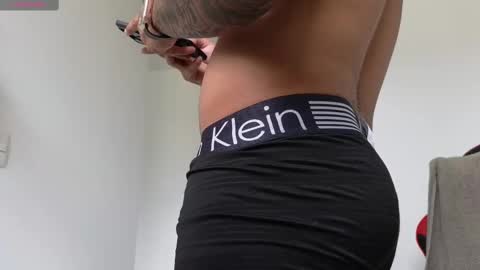 Snapshot of khalidferrer chatting on 02-26-25, 06:21 khalid ferrer online show from 02-26-25, 06:21