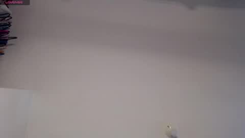 Snapshot of khloe33 chatting on 04-14-26, 10:38 khloe33 online show from 04-14-26, 10:38