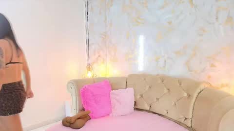 Khloe online show from 03-25-26, 05:24