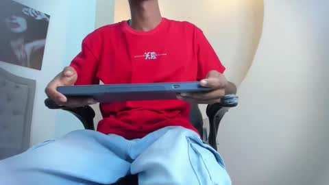 Snapshot of khris__evans chatting on 12-20-25, 06:59 Kris Evans online show from 12-20-25, 06:59