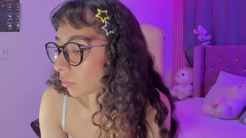 Snapshot of kiara_lovelyy chatting on 05-09-26, 04:17 Kiara online show from 05-09-26, 04:17