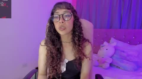 Snapshot of kiara_lovelyy chatting on 05-20-26, 04:18 Kiara online show from 05-20-26, 04:18