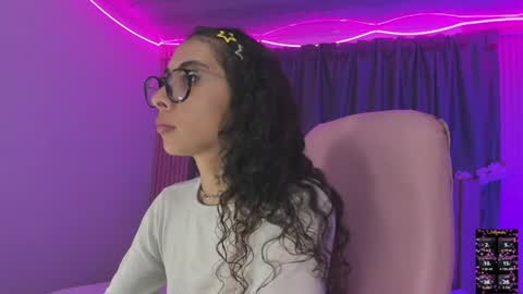 Snapshot of kiara_lovelyy chatting on 06-15-26, 03:53 Kiara online show from 06-15-26, 03:53