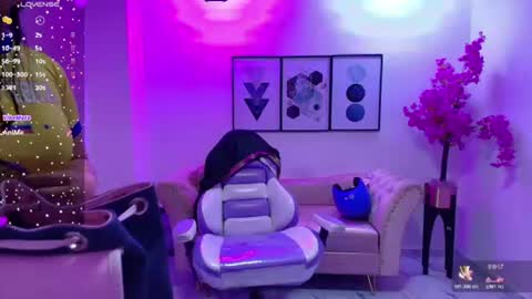 Kitty online show from 06-17-26, 12:29