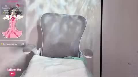 Snapshot of kiki_loveu chatting on 12-22-24, 10:17 kiki_loveu online show from 12-22-24, 10:17