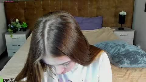 Kiki online show from 04-28-26, 02:27