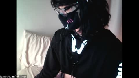 Snapshot of kikitrap chatting on 12-09-24, 02:02 Kiki Trap online show from 12-09-24, 02:02