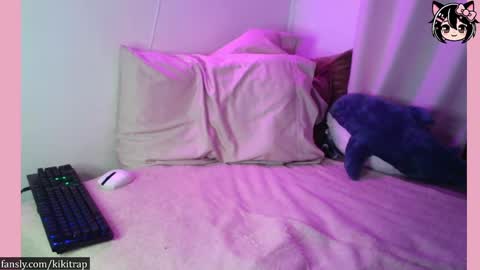 Snapshot of kikitrap chatting on 12-28-24, 03:58 Kiki Trap online show from 12-28-24, 03:58