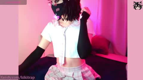 Snapshot of kikitrap chatting on 02-10-25, 11:46 Kiki Trap online show from 02-10-25, 11:46