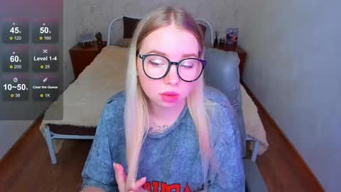 Snapshot of kim_girl_next_door chatting on 03-07-26, 02:03 KIM online show from 03-07-26, 02:03