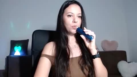 Kim online show from 02-11-26, 05:34