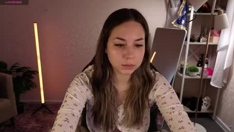 Kim online show from 03-25-26, 09:37