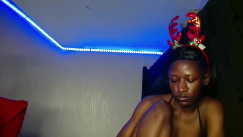 Snapshot of kimberly_chloe chatting on 03-07-26, 03:42 Kimberly online show from 03-07-26, 03:42