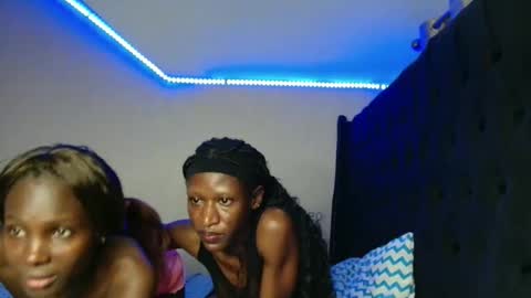 Snapshot of kimberly_chloe chatting on 03-31-26, 03:56 Kimberly online show from 03-31-26, 03:56