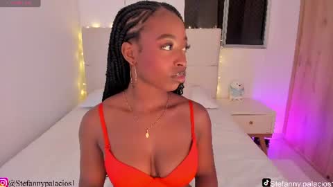 Snapshot of kimberlylenox chatting on 06-11-26, 01:27 Queen Kim online show from 06-11-26, 01:27