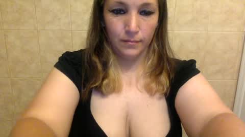 Snapshot of kimberlylynn chatting on 07-08-26, 11:04 KimberlyLynn online show from 07-08-26, 11:04