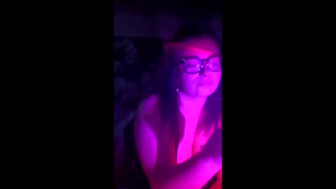 TeeTeeAllDay online show from 04-14-26, 01:17