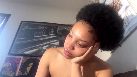 Kimi online show from 02-18-25, 02:16