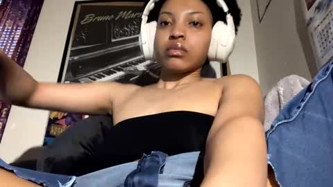 Kimi online show from 02-20-25, 12:57