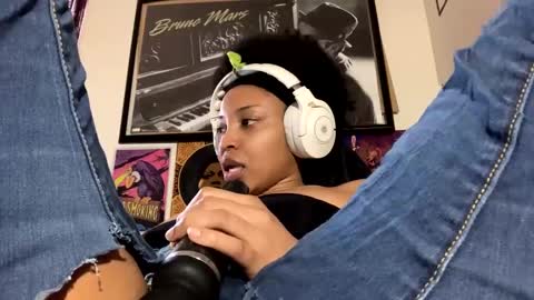 Kimi online show from 02-20-25, 04:03