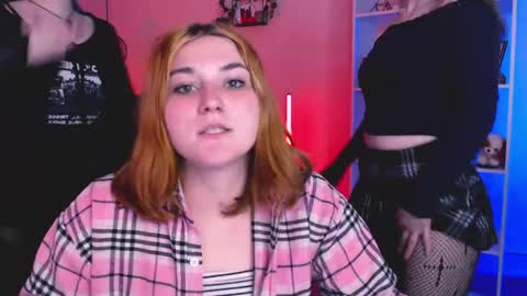 just Kimi  online show from 04-12-26, 09:03