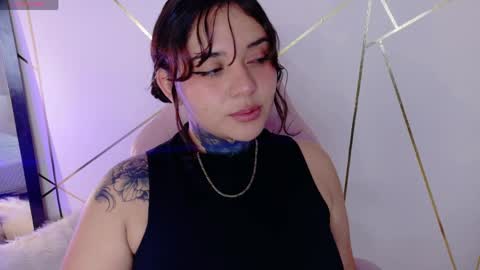 Snapshot of kimmi_kim chatting on 05-25-26, 06:25 online show from 05-25-26, 06:25