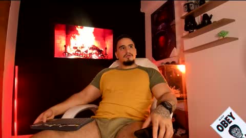 King Bear online show from 09-10-25, 02:11