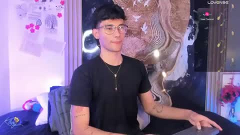 Snapshot of kingparker1 chatting on 07-18-26, 07:34 A L E X online show from 07-18-26, 07:34