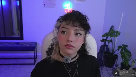 Mary your fav curly girl online show from 11-19-25, 06:30