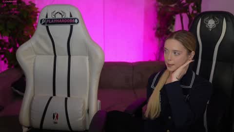 Snapshot of kira0541 chatting on 12-04-25, 08:23 Sweet girls online show from 12-04-25, 08:23