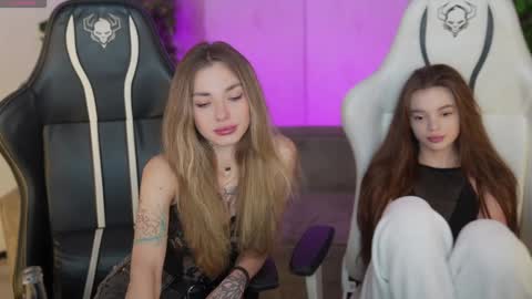 Snapshot of kira0541 chatting on 12-15-25, 08:46 Sweet girls online show from 12-15-25, 08:46