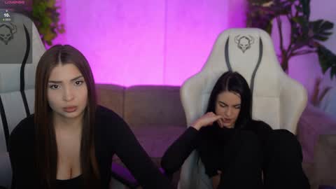 Snapshot of kira0541 chatting on 12-17-25, 09:04 Sweet girls online show from 12-17-25, 09:04