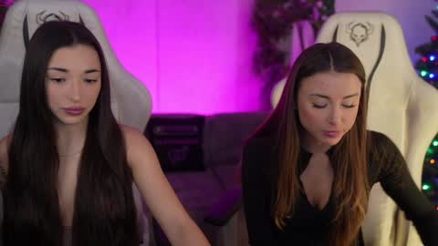 Snapshot of kira0541 chatting on 12-19-25, 09:27 Sweet girls online show from 12-19-25, 09:27