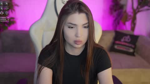 Snapshot of kira0541 chatting on 12-21-25, 09:49 Sweet girls online show from 12-21-25, 09:49