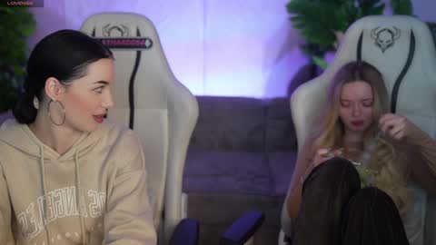 Snapshot of kira0541 chatting on 01-12-26, 08:41 Sweet girls online show from 01-12-26, 08:41