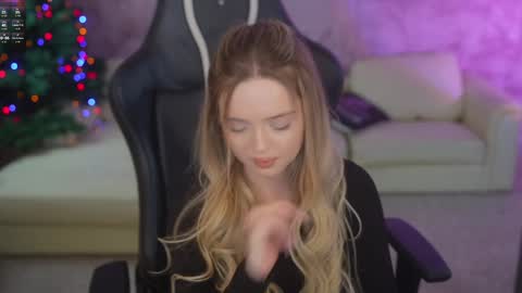 Snapshot of kira0541 chatting on 01-18-26, 01:15 Sweet girls online show from 01-18-26, 01:15