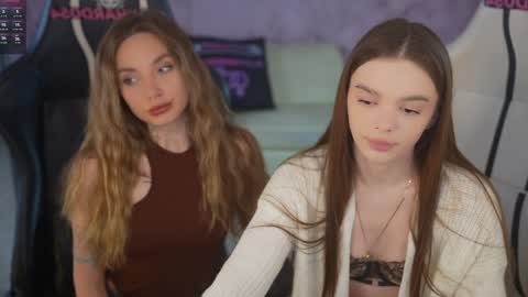 Snapshot of kira0541 chatting on 02-09-26, 09:19 Sweet girls online show from 02-09-26, 09:19