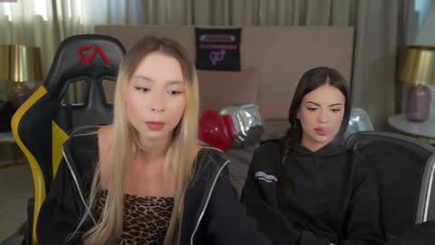 Snapshot of kira0541 chatting on 03-10-26, 08:19 Sweet girls online show from 03-10-26, 08:19