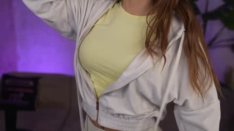 Snapshot of kira0541 chatting on 03-14-26, 09:37 Sweet girls online show from 03-14-26, 09:37