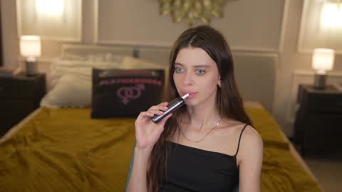 Snapshot of kira0541 chatting on 03-24-26, 09:09 Sweet girls online show from 03-24-26, 09:09