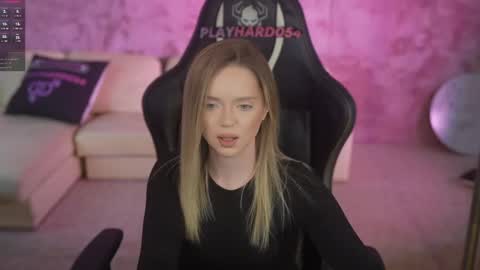 Snapshot of kira0541 chatting on 04-12-26, 07:57 Sweet girls online show from 04-12-26, 07:57